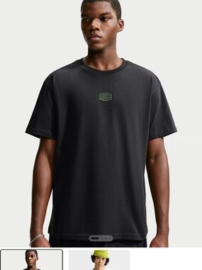 Nike sportswear- The Nike Tee-Men's Black Logo Patch Crewneck T-Shirt